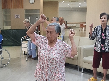 take the elderly to exercise under
precautionary measures against falls
fall of the elderly by being in the care
of the staff at all times