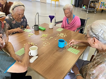 Afternoon activities: Bingo helps to
promote memory and listening.